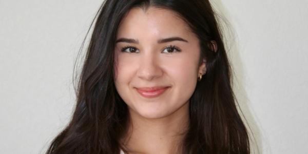 Lily Headshot